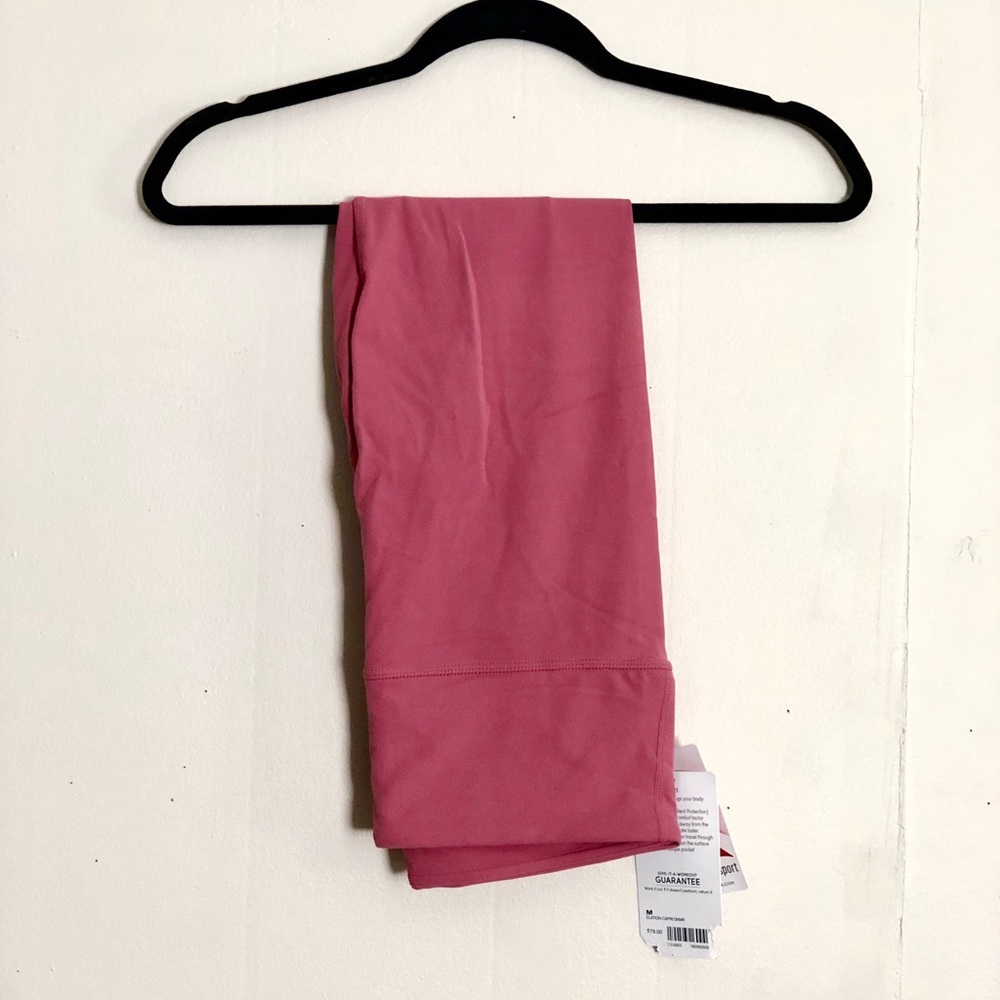 Athleta Elation Capri NWT